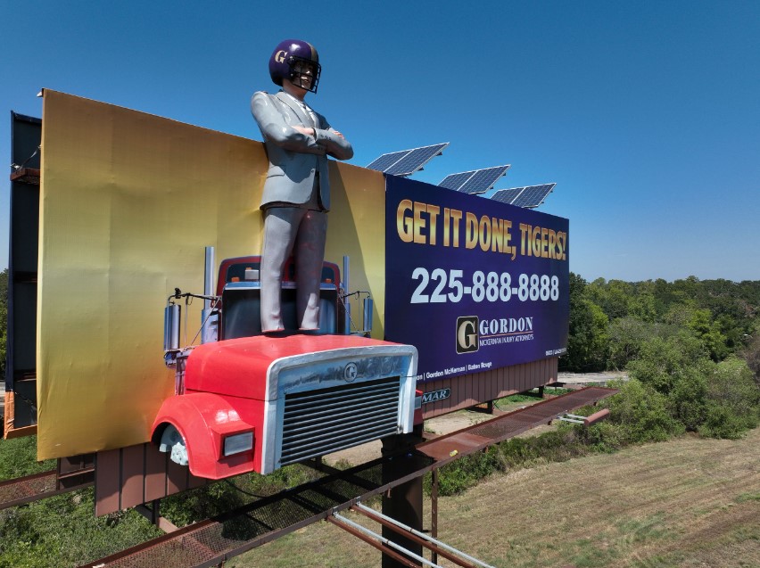 Gordon McKernan 3D Billboard, Gordon McKernan&#8217;s 3D Billboard Receives an Update to Celebrate LSU Football