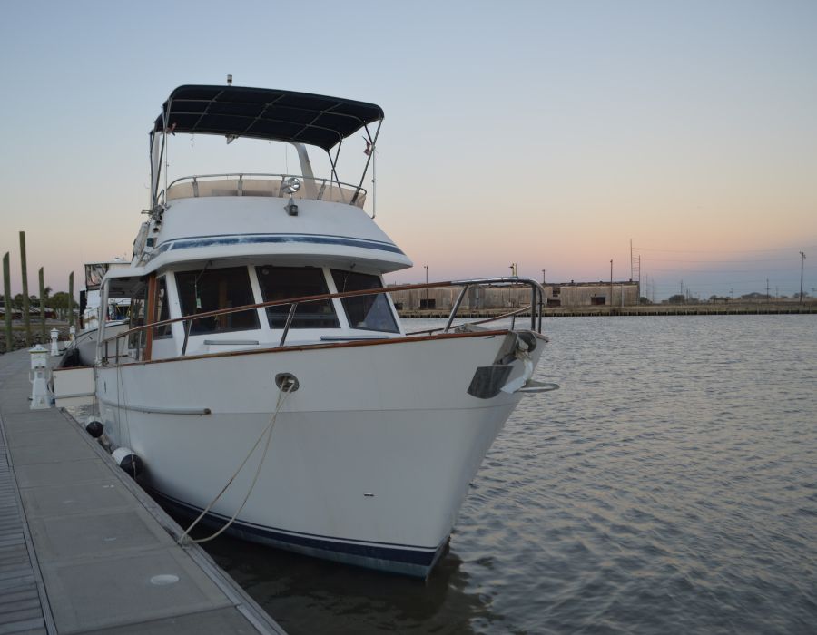 a boat docked near shore