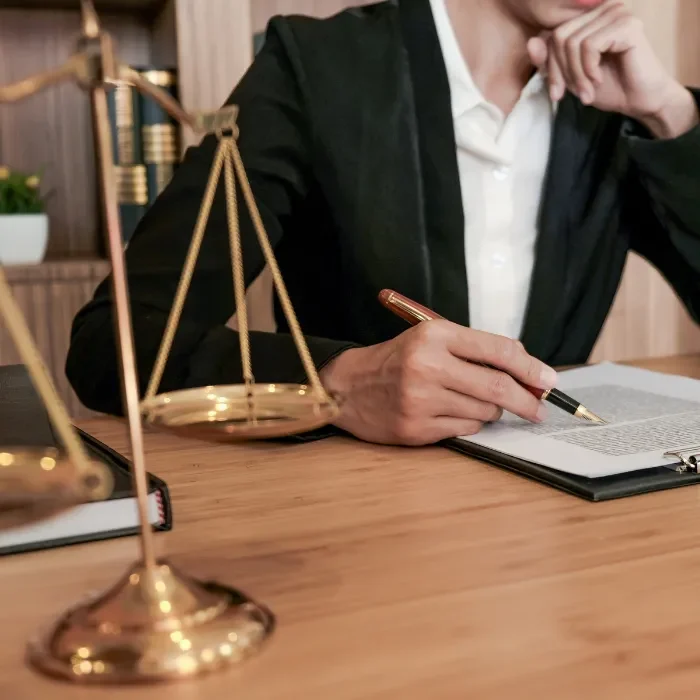 Baton Rouge injury attorney attorney working on paperwork
