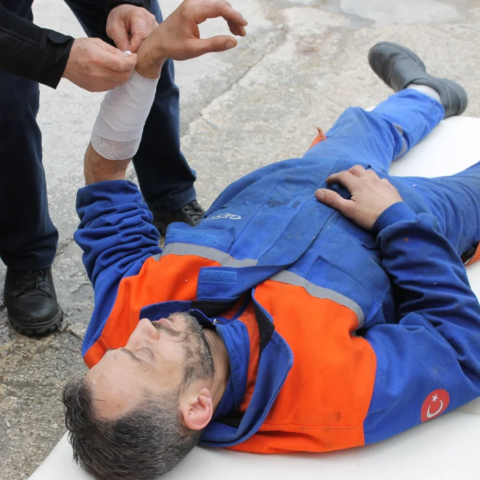 shreveport-injury-personal-lawyer man hurt on ground